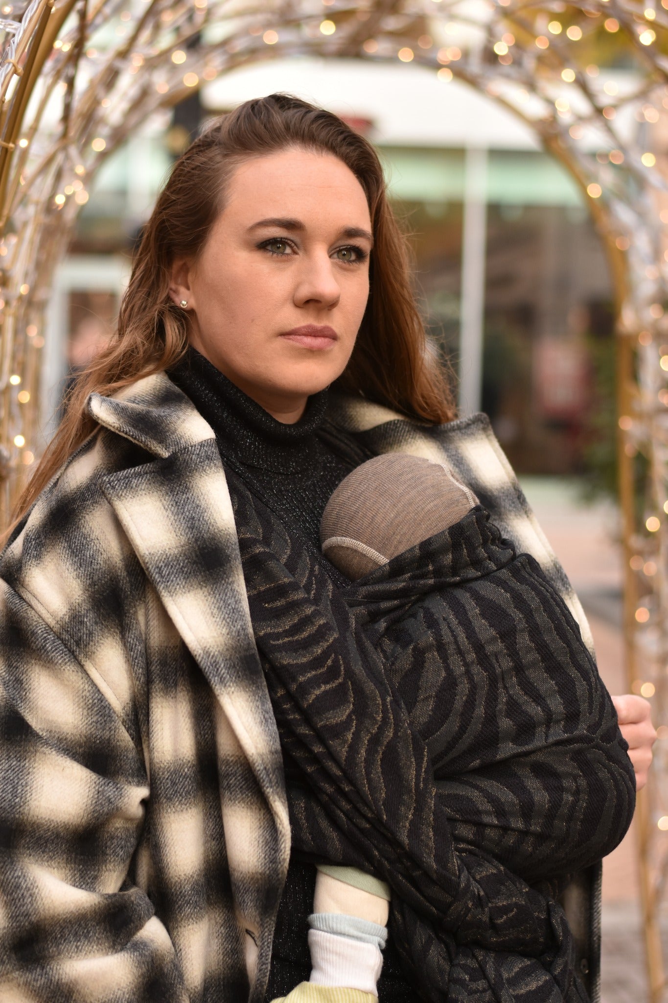 Tiger Puffy Black Gold Cashmere Glam