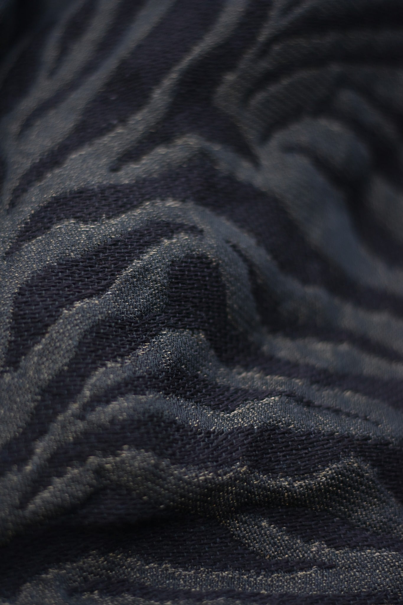 Tiger Puffy Black Gold Cashmere Glam