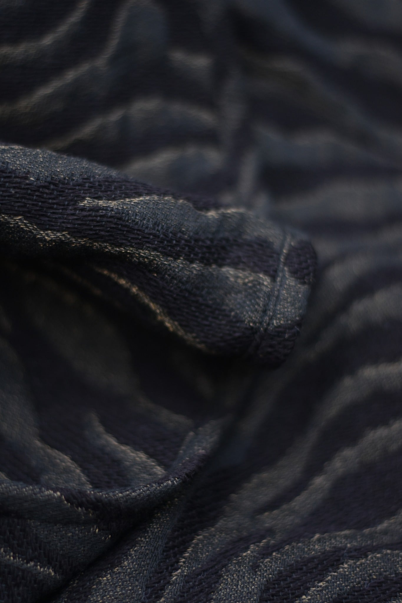 Tiger Puffy Black Gold Cashmere Glam