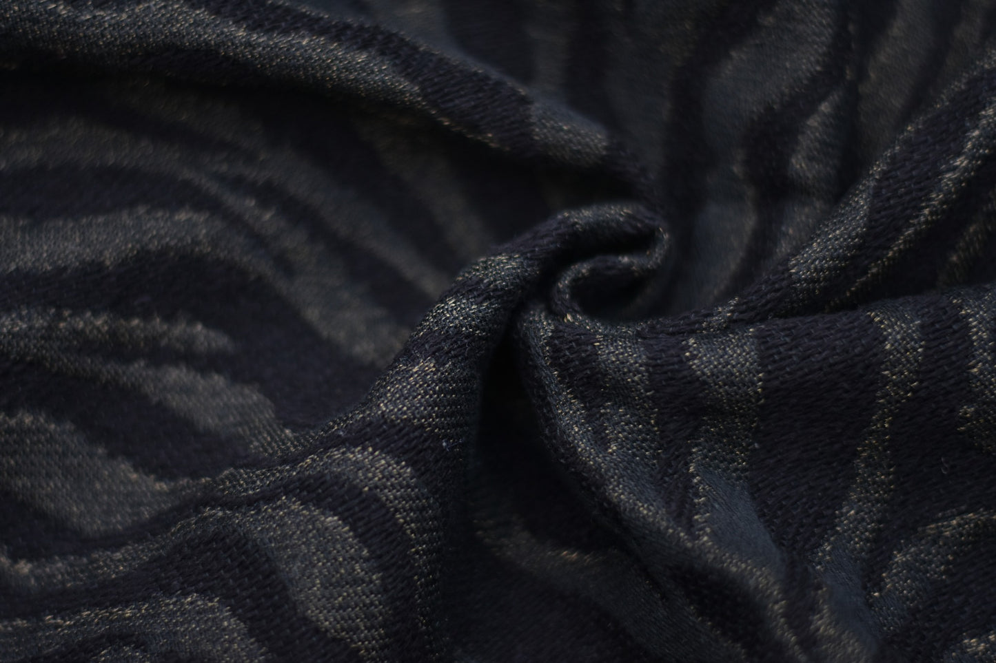 Tiger Puffy Black Gold Cashmere Glam