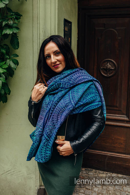 Peacock's Tail Provance - Shawls