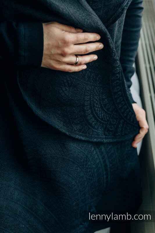 Peacock's Tail Pitch Black - Long Cardigan